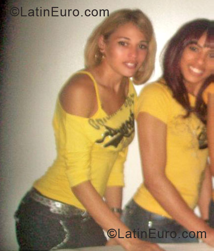 Date this hot Dominican Republic girl Johanny from Santiago DO12414