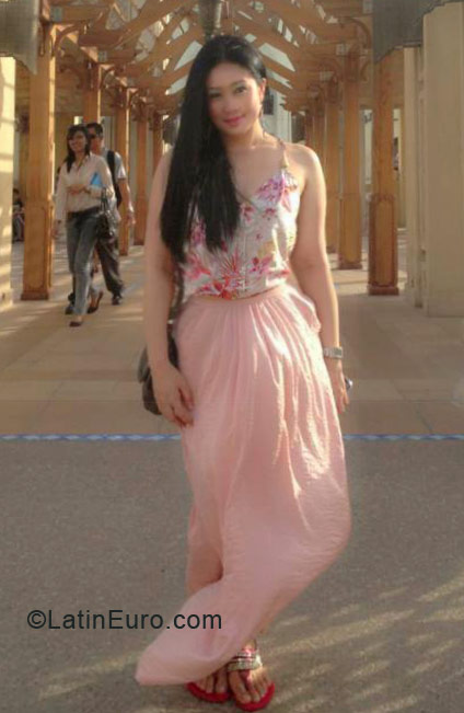 Date this delightful United Arab Emirates girl Olga from Dubai AE27
