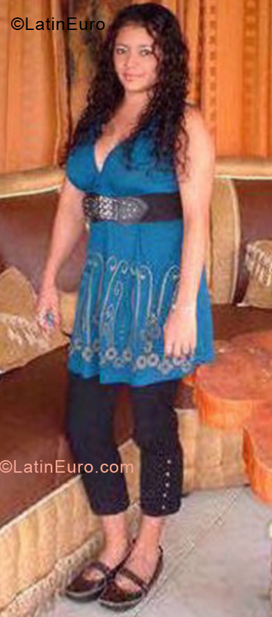 Date this young Colombia girl Safiro andre from Cali CO11586