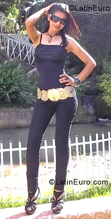 Date this foxy Honduras girl Gloria Sol from San Pedro Sula HN761