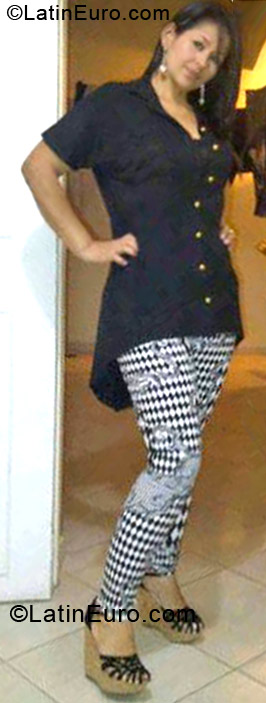 Date this happy Colombia girl Veronica from Medellin CO11405