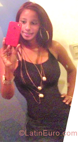 Date this charming Dominican Republic girl Saiuri from Santo Domingo DO14563