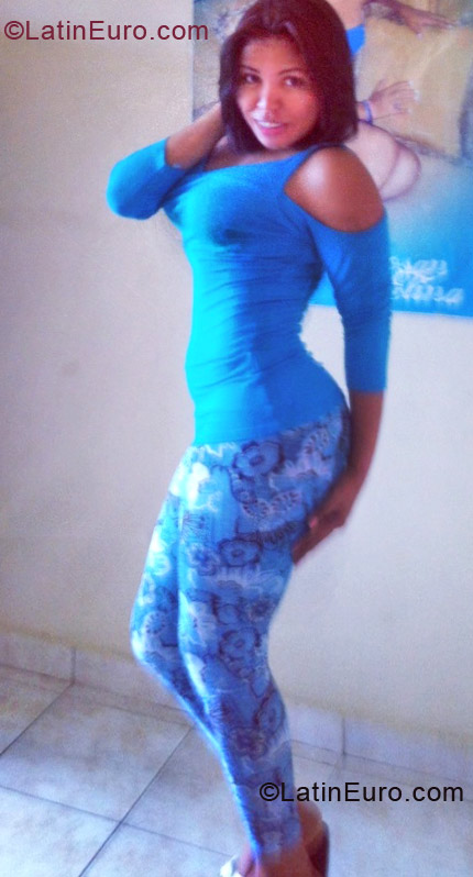 Date this beautiful Dominican Republic girl Rosan from Santo Domingo DO12622
