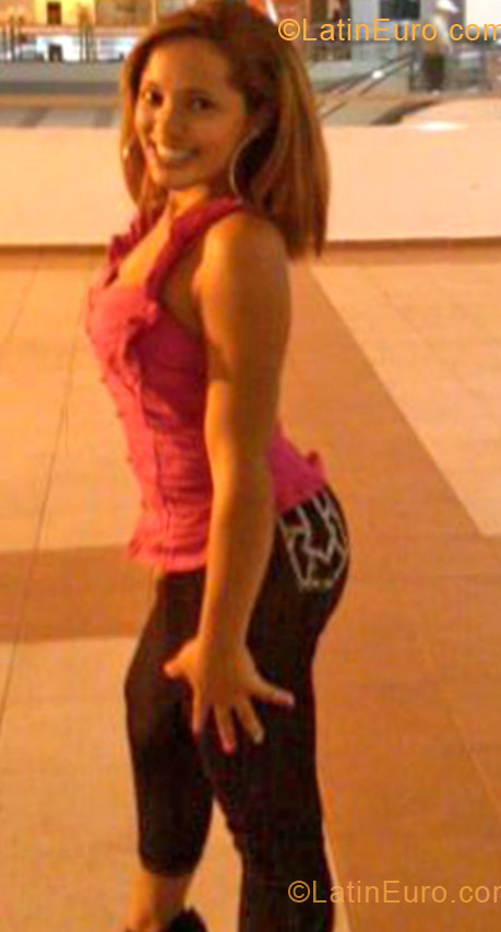 Date this happy Dominican Republic girl Ruth esther her from Barahona DO12835
