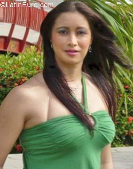Date this stunning Colombia girl MARIA ANTONIA from Bogota CO11523