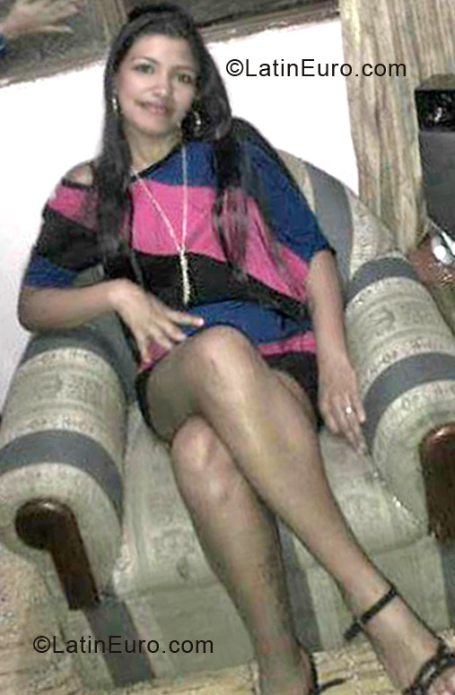 Date this nice looking Colombia girl Klaudia from Cali CO11528