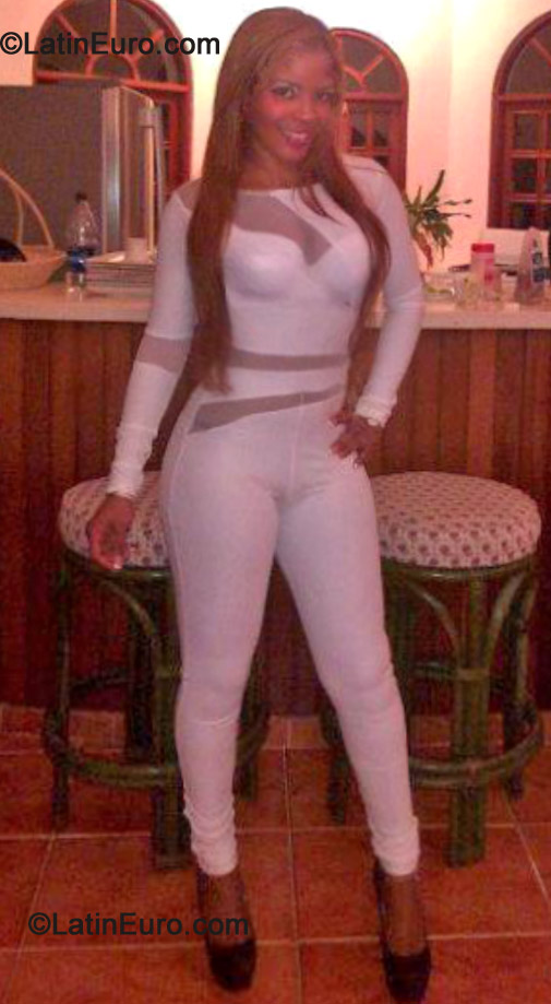 Date this attractive Dominican Republic girl Estefany from Puerto Plata DO13032