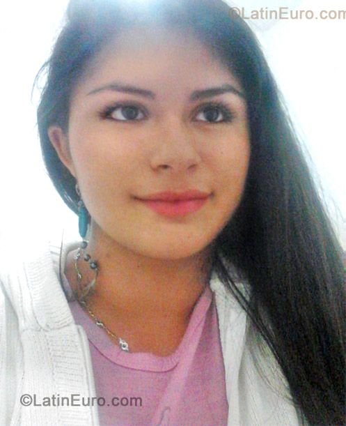Date this cute Colombia girl Soraya from Bogota CO11636
