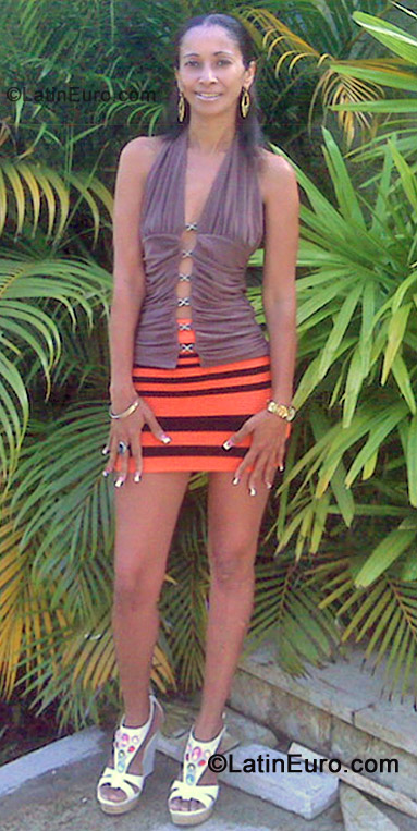 Date this hot Dominican Republic girl Juliana from Santiago DO13267