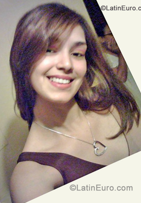 Date this sultry Dominican Republic girl Judit from Bani DO13361