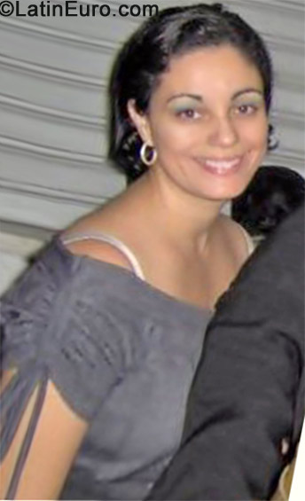 Date this stunning Brazil girl Suyanne from Fortaleza BR7271