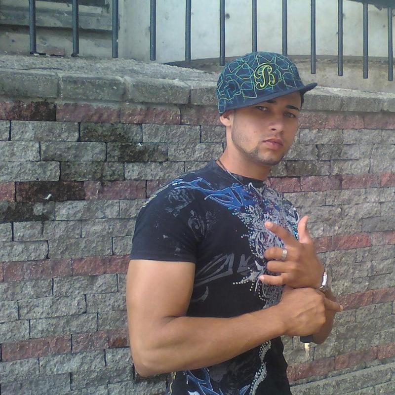 Date this young Dominican Republic man Aneury canela a from La Vega DO13362