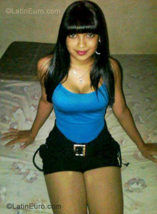 Date this beautiful Dominican Republic girl Yoenny from Santiago DO13491