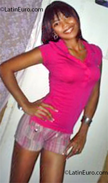 Date this charming Dominican Republic girl Claribel from Santiago DO13757