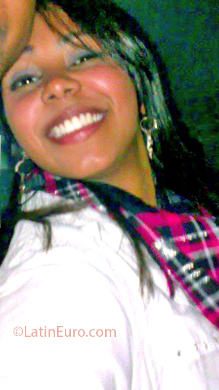 Date this attractive Brazil girl Juliana from Sao Paulo BR7352