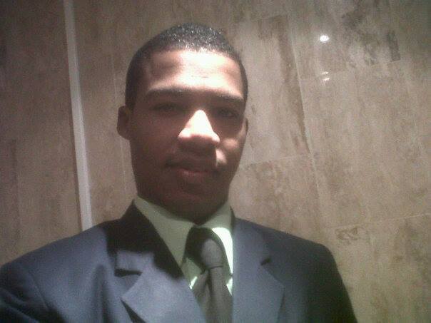 Date this tall Dominican Republic man Alex from New York DO14036