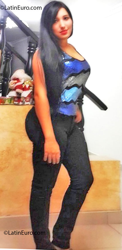 Date this tall Colombia girl Juliana from Cali CO11969