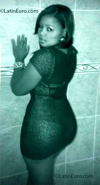 Date this stunning Dominican Republic girl Helena from Santiago DO14312
