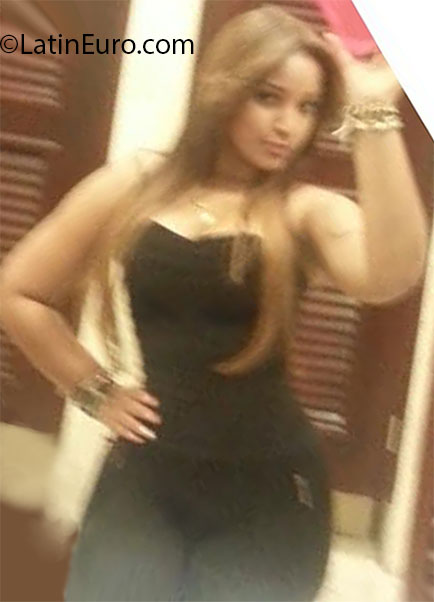 Date this young Dominican Republic girl Massyell from Santo Domingo DO14398