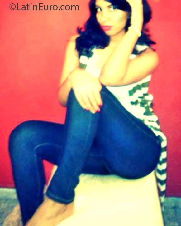 Date this good-looking Dominican Republic girl Castillo from Samtigo DO19925