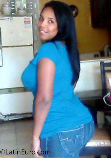 Date this fun Dominican Republic girl Madelyn from Santiago DO14523