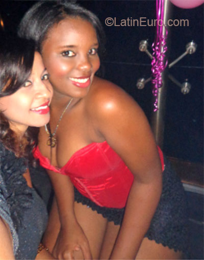 Date this happy Dominican Republic girl Danelys from Santo Domingo DO19896