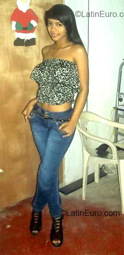 Date this fun Colombia girl Sheili from Cartagena CO12440