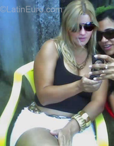 Date this happy Brazil girl Liliane from Salvador BR7591