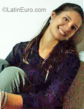 Date this hard body Brazil girl Bruna from Blumenau BR8215