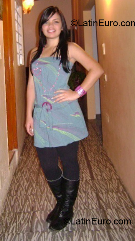 Date this charming Colombia girl Laura from Medellin CO12482