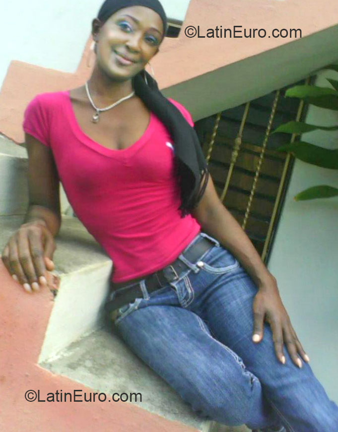 Date this lovely Dominican Republic girl Yajairi from Puerto Plata DO15339