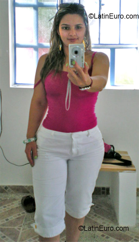 Date this sultry Colombia girl Paola from Bogota CO12703
