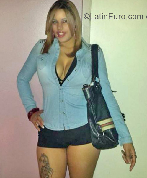 Date this happy United States girl Loendy from Bronx US14156