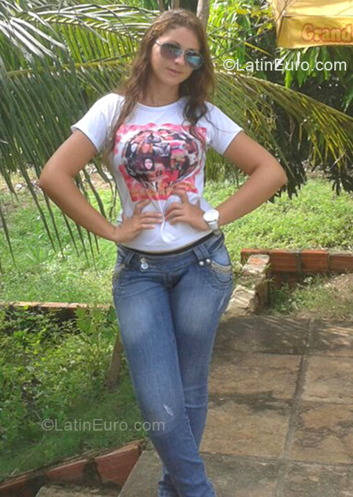 Date this nice looking Brazil girl Monica from Caxias BR7735