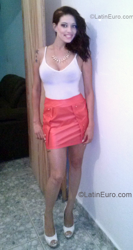 Date this cute Brazil girl Danielle from Vespasiano BR7736