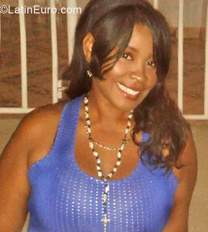 Date this attractive Colombia girl Ana mar from Cartagena CO12916