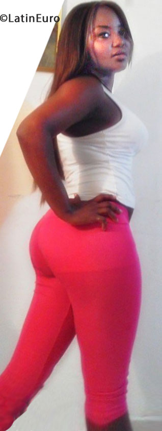 Date this fun Colombia girl Yessica from Cali CO17875