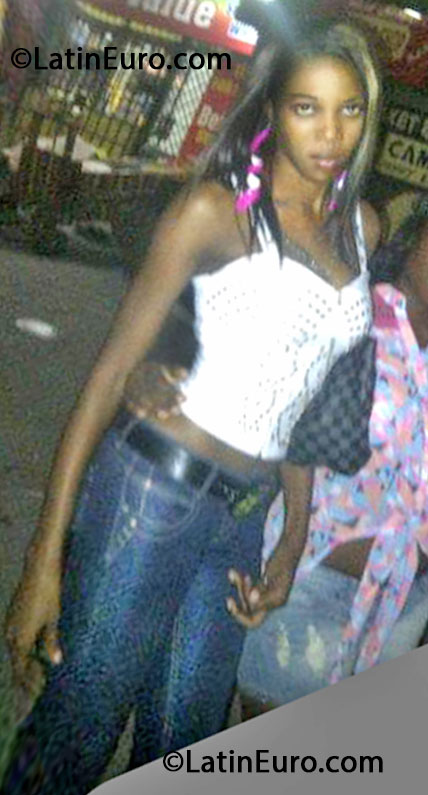 Date this passionate Jamaica girl Llecre from Kingston JM1170