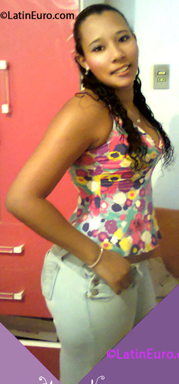 Date this charming Brazil girl Aline from Porto Alegre BR7805