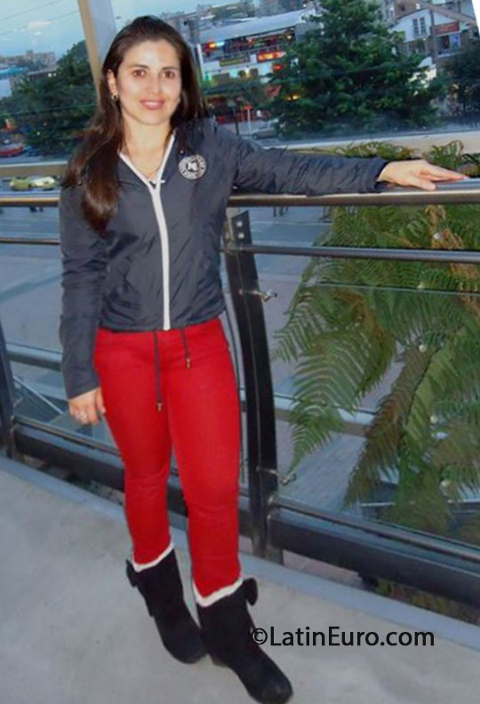 Date this georgeous Colombia girl JOHANA from Bogota CO13044