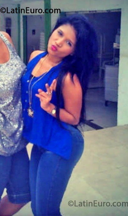 Date this tall Colombia girl Yeimis from Barranquilla CO13231