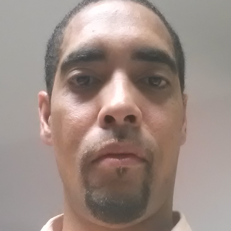Date this foxy United States man Dnaugles from Washington US14326
