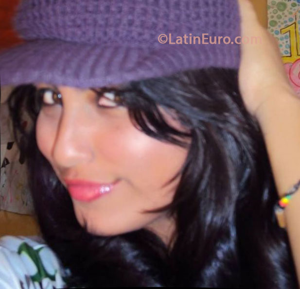 Date this beautiful Colombia girl Wendy from Cali CO13421