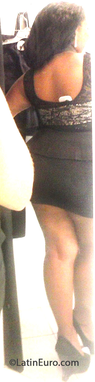 Date this hard body Brazil girl Evelyn from Rio De Janeiro BR7942