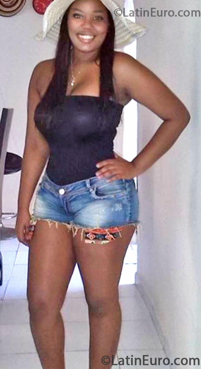 Date this good-looking Colombia girl Shaskya from Barranquilla CO13428