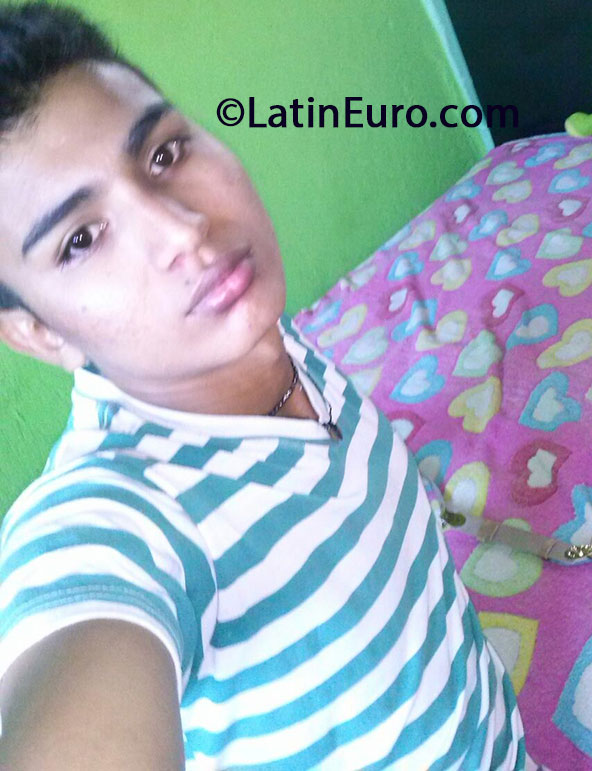 Date this sensual Colombia man Diego from ibague CO13532