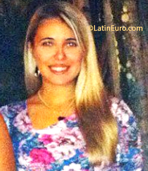 Date this athletic Brazil girl Monique from Manaus BR8057