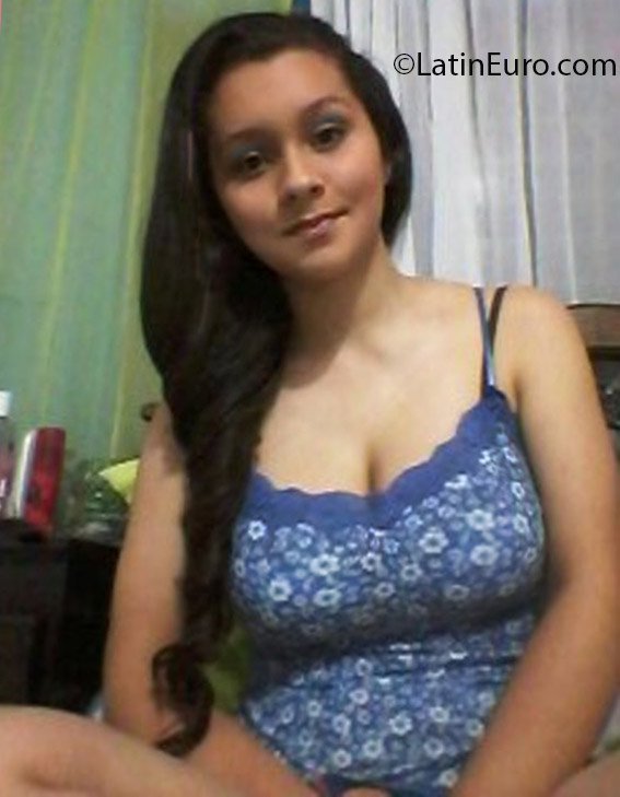 Date this delightful Colombia girl Yineth Orozco from Medellin CO13888