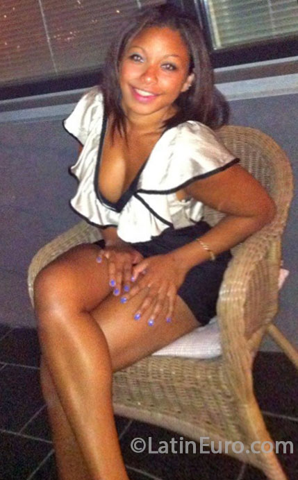 Date this cute Brazil girl Rayara from Brasilia BR8093
