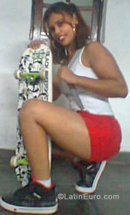 Date this stunning Brazil girl Grassiele from Sao Paulo BR8134